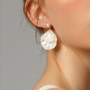 Elegant pearl earrings